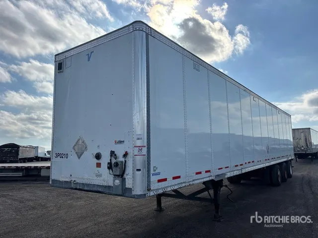 2013 Vanguard 53 ft x 102 in Tri/A Van Trailer