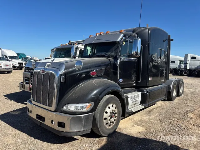 2014 Peterbilt 386 6x4 T/A Sleeper Truck Tractor