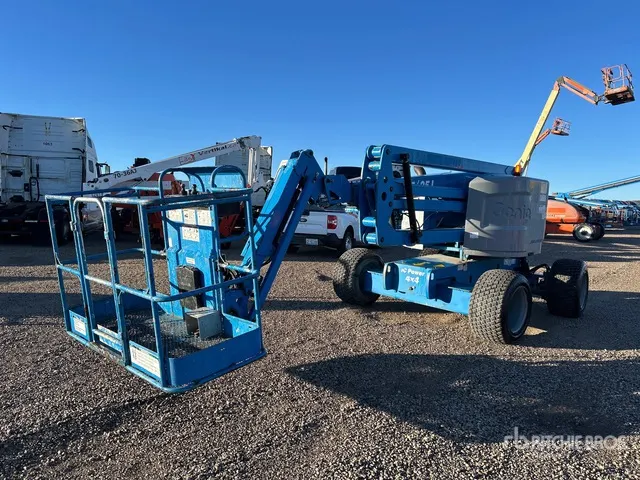 2014 Genie Z-45/25J 4WD Diesel Articulating Boom Lift