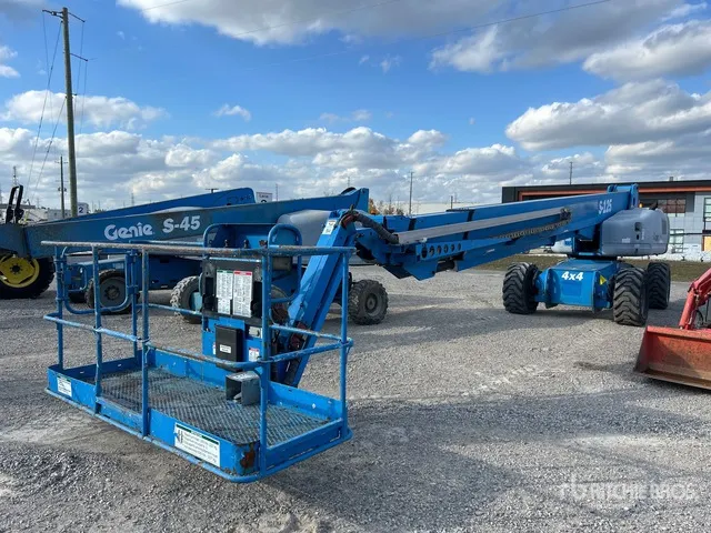 2013 Genie S-125 4WD Diesel Telescopic Boom Lift