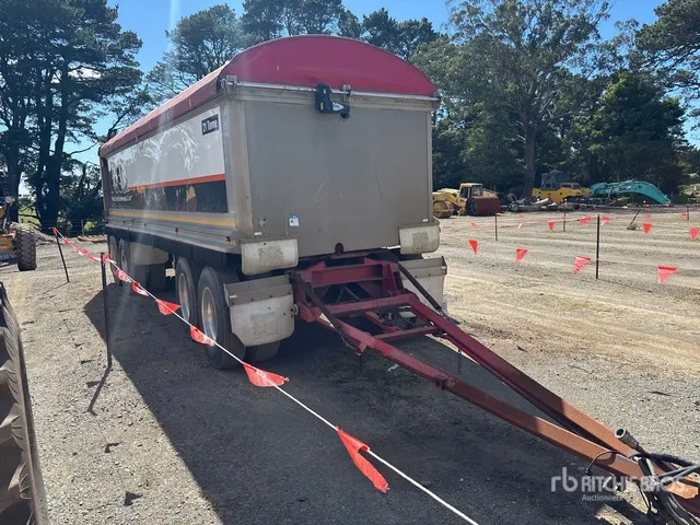 2006 Hercules 7.4 m Quad Dog End Dump Trailer