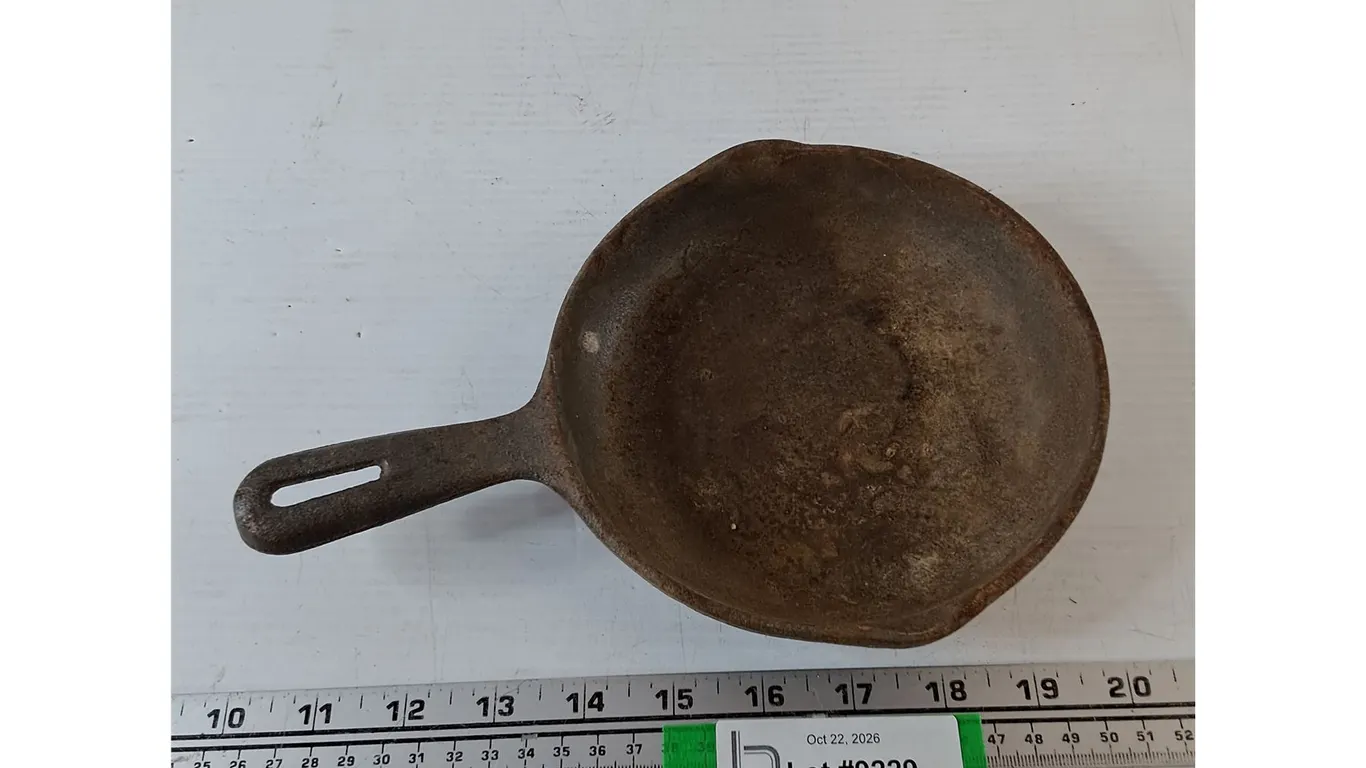 Lovenware 6 1/2" Cast Iron Skillet As-Is