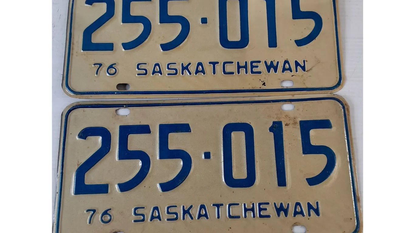 Pair of Saskatchewan License Plates 1976