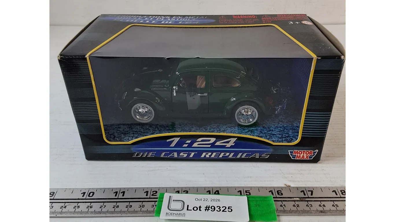 Motor Max Die Cast Replica 1:24 Scale 1966 Volkswagen Beetle In Box Sealed