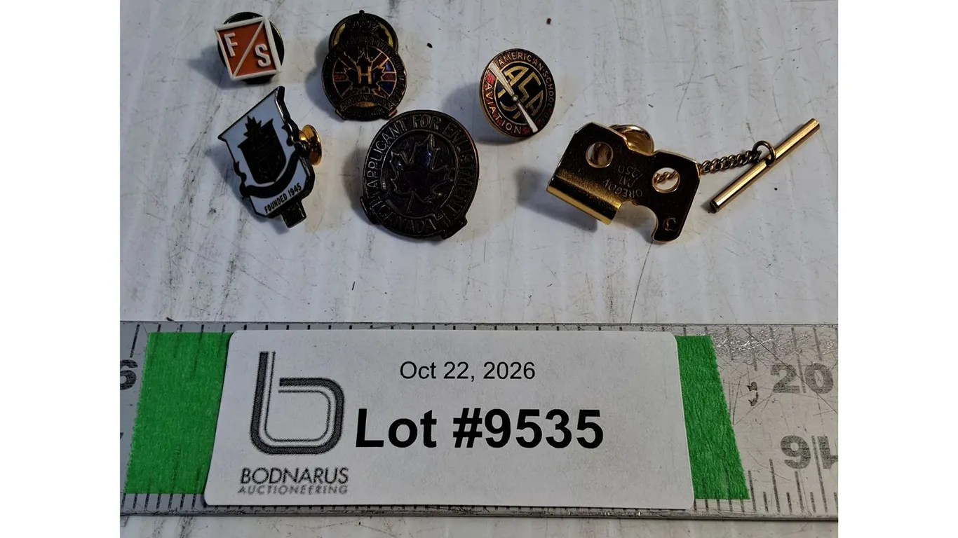 (6) Vintage Pinbacks-WW II Enlistment,American Aviation and more