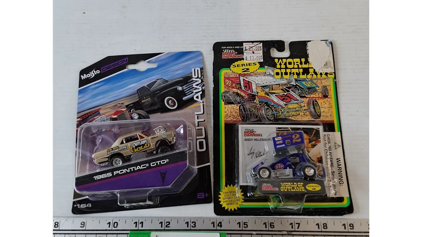 Maisto Design 1965 Pontiac and World Outlaws Die Cast Car, Both 1:64 Sealed