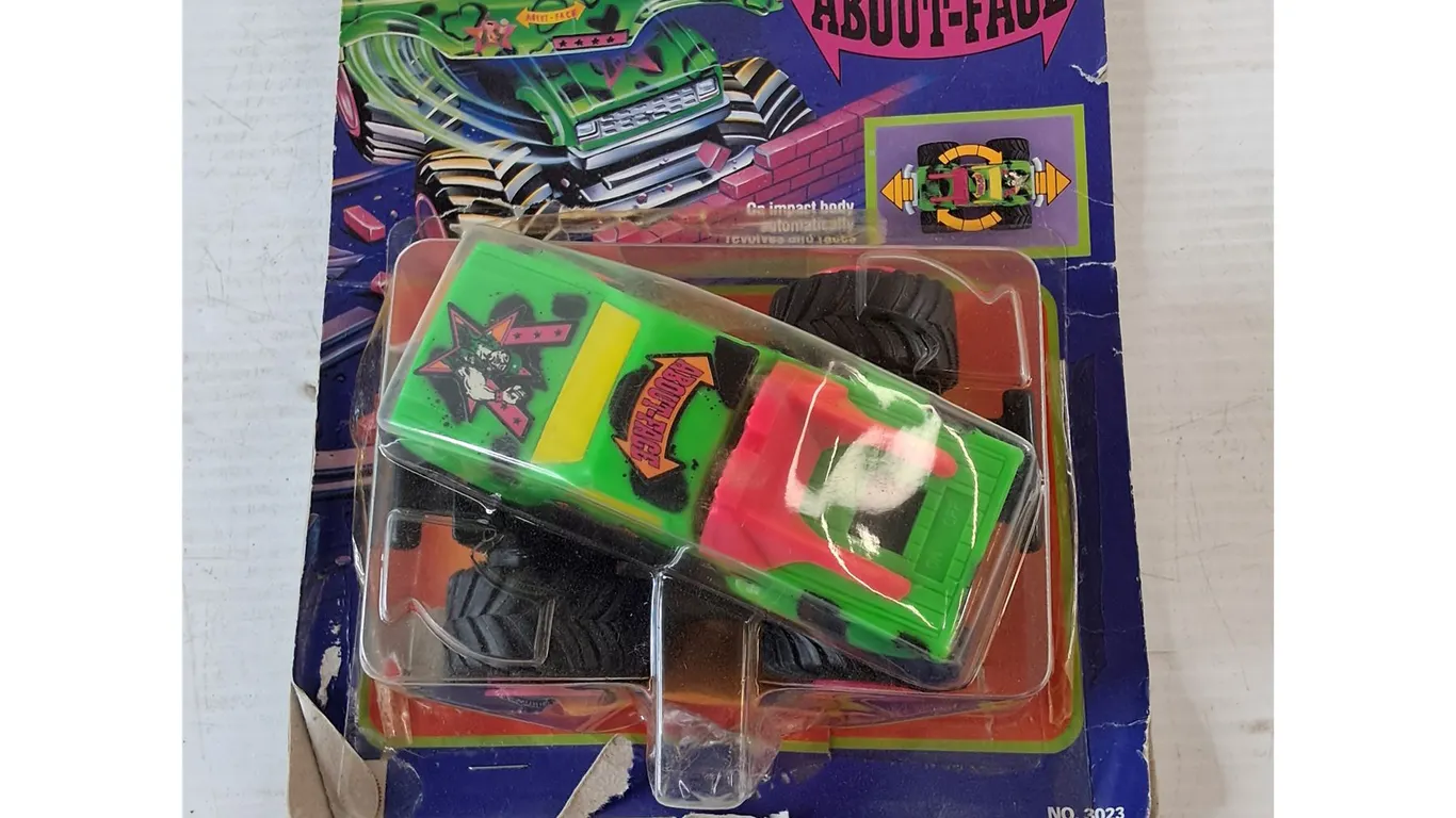 Hot Wheels Motorized About-Face Toy Sealed As-Is