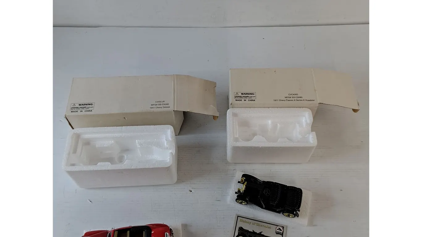 (2) 1:32 Scale Model Cars NIB, 1941 Chevrolet Deluxe and 1911 Chevy Classic 6 Series K Roadster