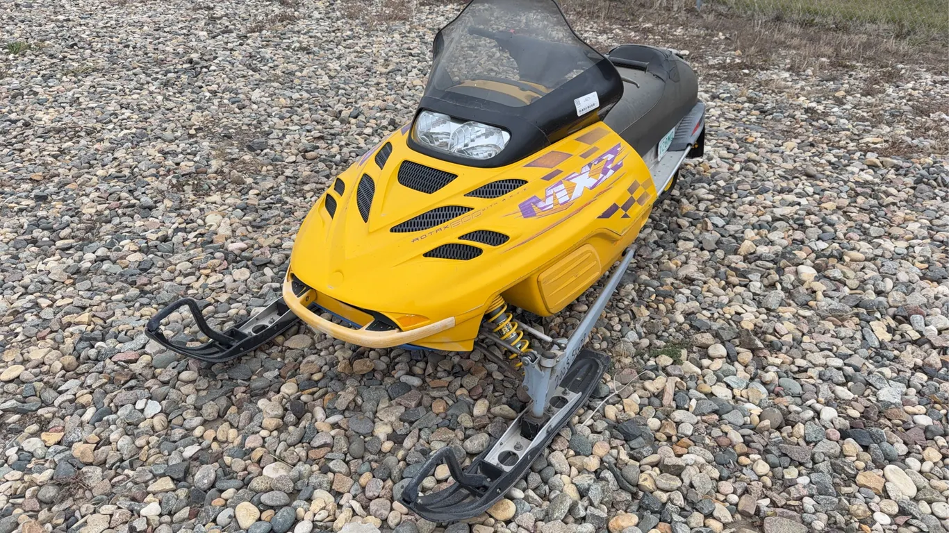 1999 SKIDOO MXZ 600 SNOWMOBILE