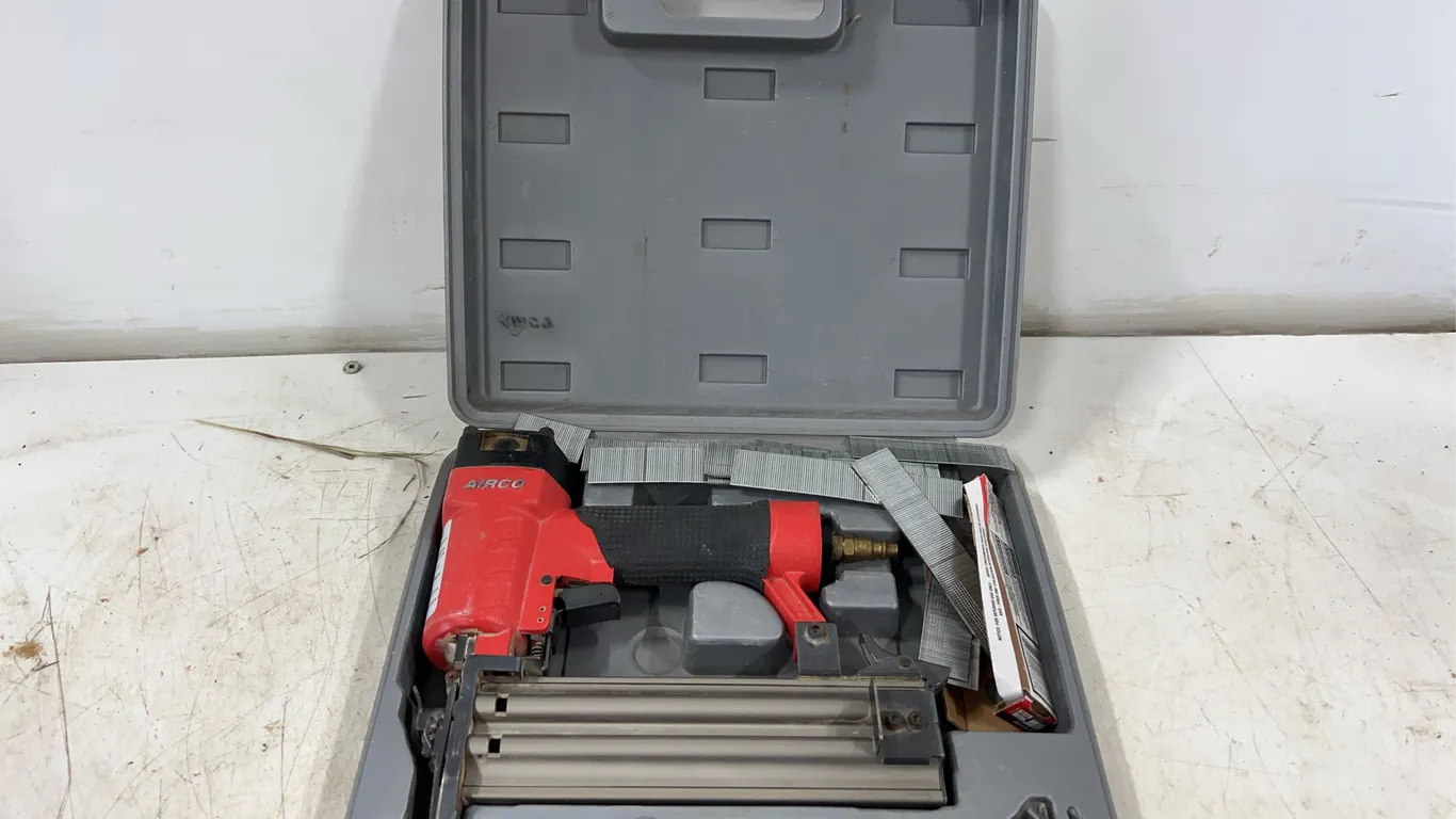 Air Nailer W/ Case