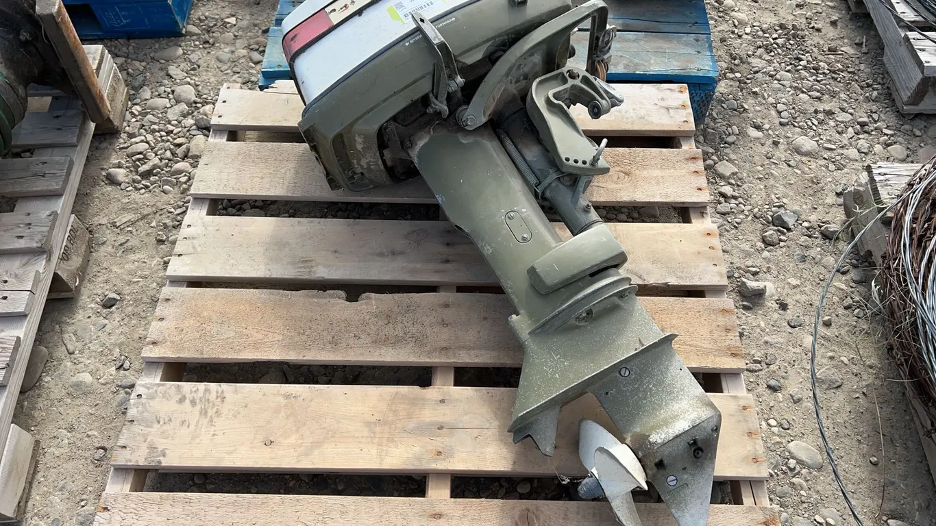 Johnson 25HP Boat Motor - NOT RUNNING