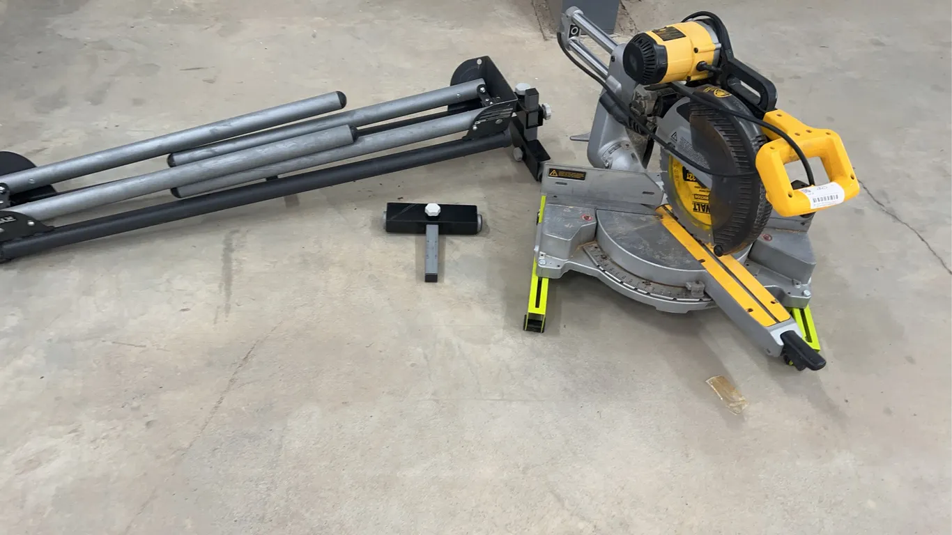 Craftsman 12” Compound Mire Saw W/ Ryobi Folding Stand