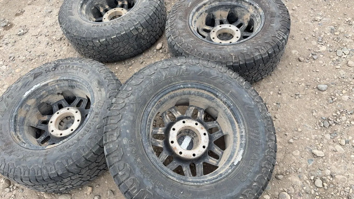 4 - 275/70R18 Motomaster Tires & Rims