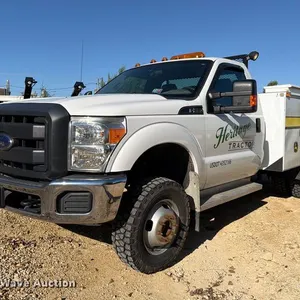 2015 Ford F350 Super Duty utility bed pickup truck