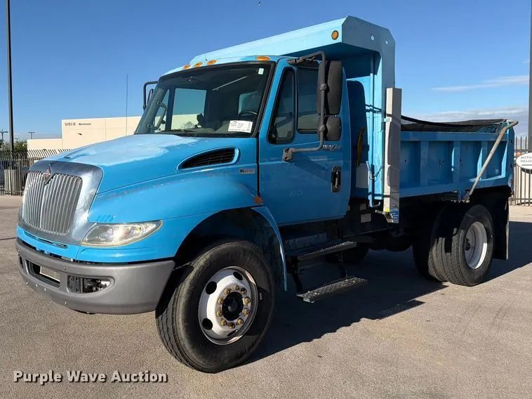 2013 International DuraStar 4300 dump truck