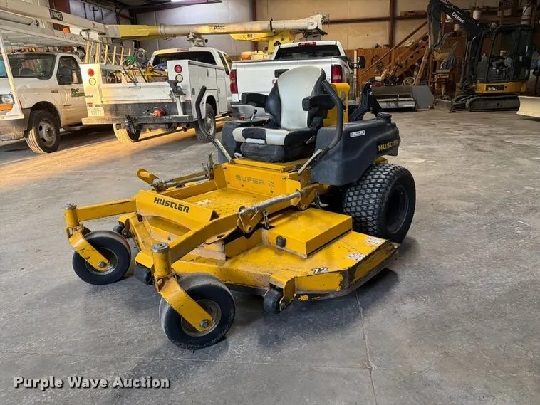 2015 Hustler 934224 ZTR lawn mower