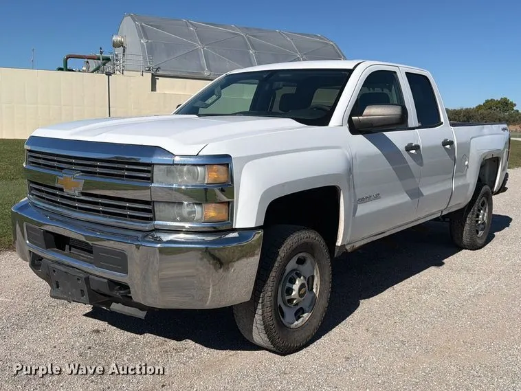 2015 Chevrolet Silverado 2500HD Ext. Cab pickup truck