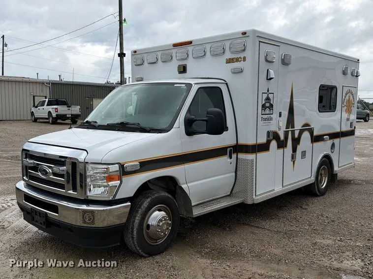 2022 Ford E450 ambulance