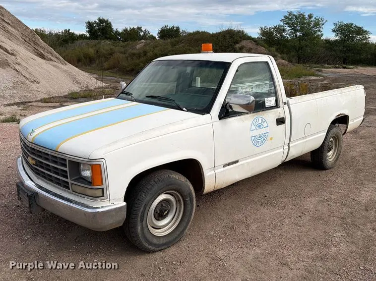 1991 Chevrolet C1500 pickup truck