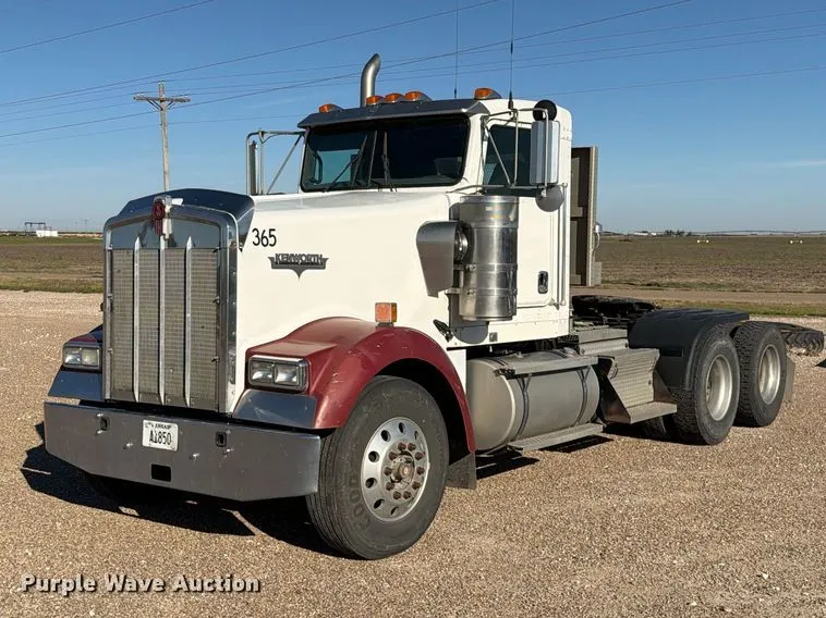 2007 Kenworth W900 semi truck