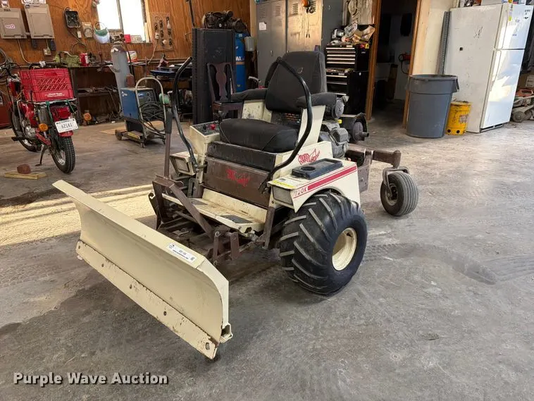 2002 Grass Hopper 720K ZTR lawn mower