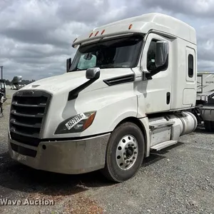 2020 Freightliner Cascadia semi truck