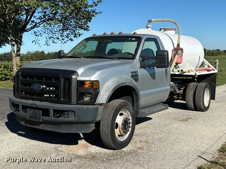 2010 Ford F550 Super Duty vacuum truck