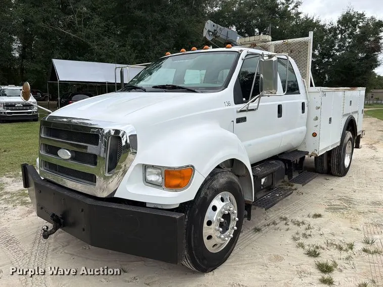 2008 Ford F650 Crew Cab utility / service truck