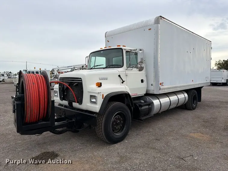 1996 Ford L8000 box truck