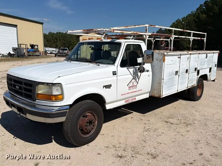 1997 Ford F450 utility / service truck