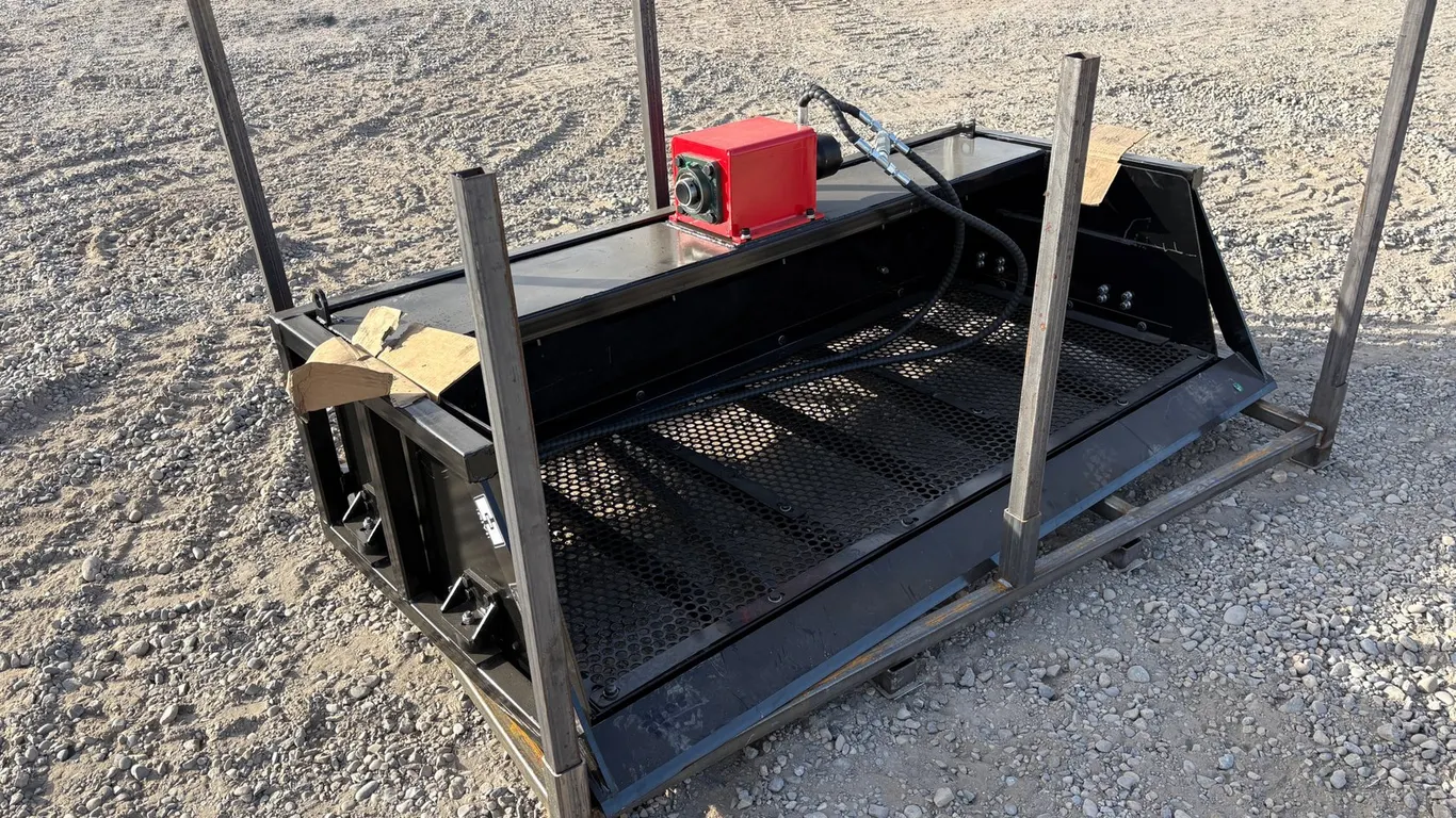 Unused 2026 Skid Steer Vibrating Bucket