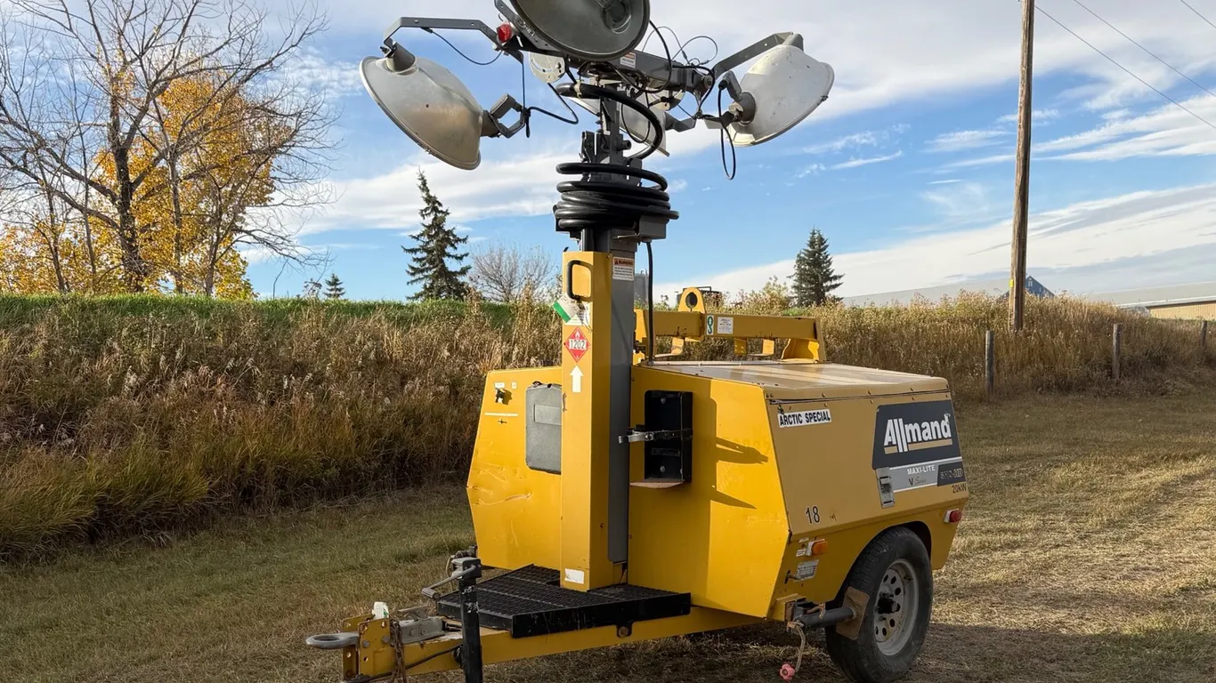 2013 Allmand Maxi-Lite V Series 20KW Light Tower