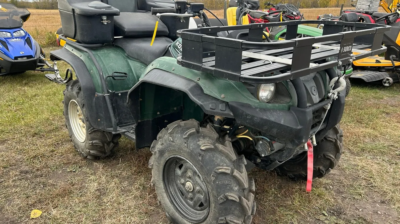 2006 Yamaha Kodiak ATV, 2,750 KM Showing w/ Cargo Rack & Winch, New Regulator, New Battery