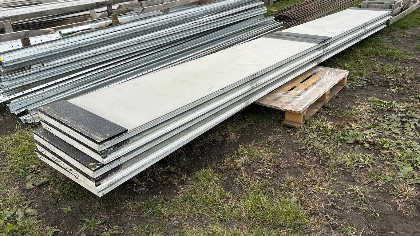 Lot 785