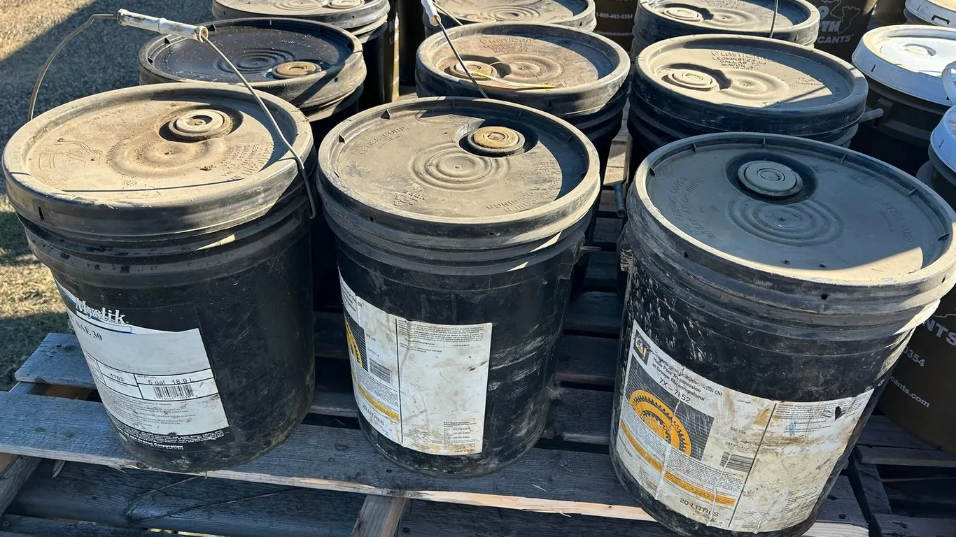 Caterpillar Transmission Drive Train Oil 20L