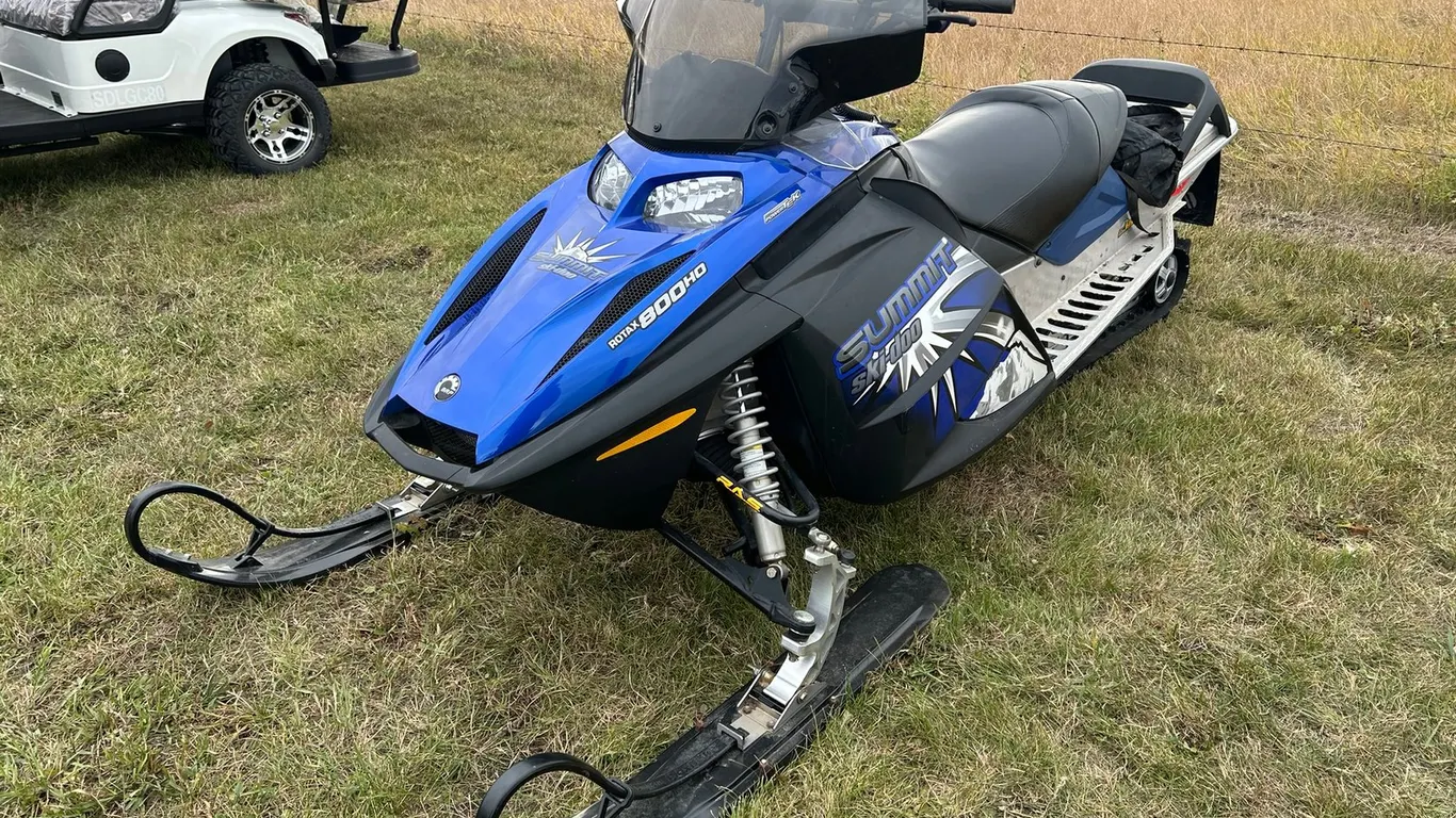 2006 Ski-Doo Summit Rotax 800HO Snowmobile VIN 2BPSCK6BX6V000081