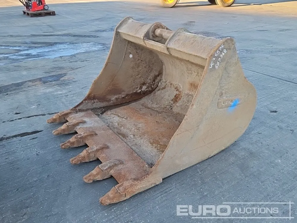 Volvo 60" Scoop Bucket 80mm Pin to suit 20 Ton Excavator