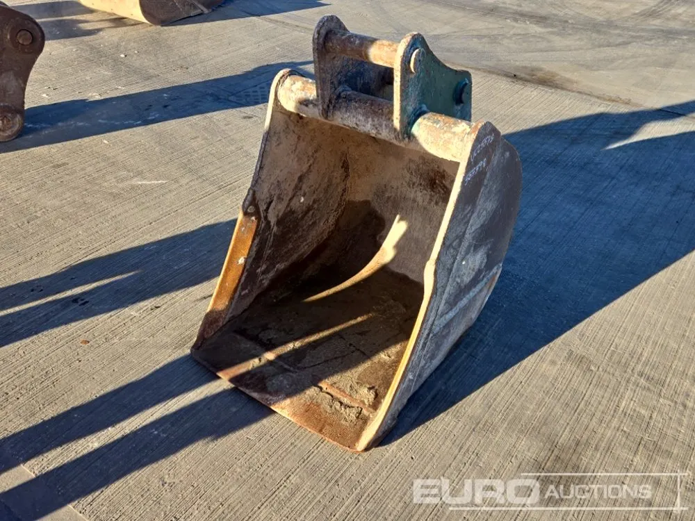 30" Digging Bucket 65mm Pin to suit 13 Ton Excavator