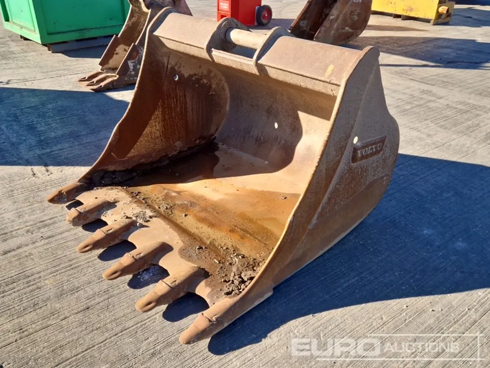 Volvo 60" Scoop Bucket 80mm Pin to suit 20 Ton Excavator