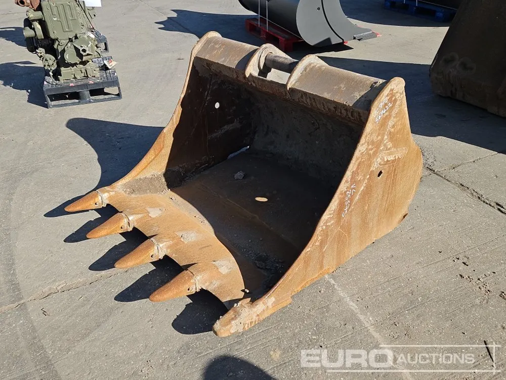Volvo 48" Scoop Bucket 65mm Pin to suit 13 Ton Excavator