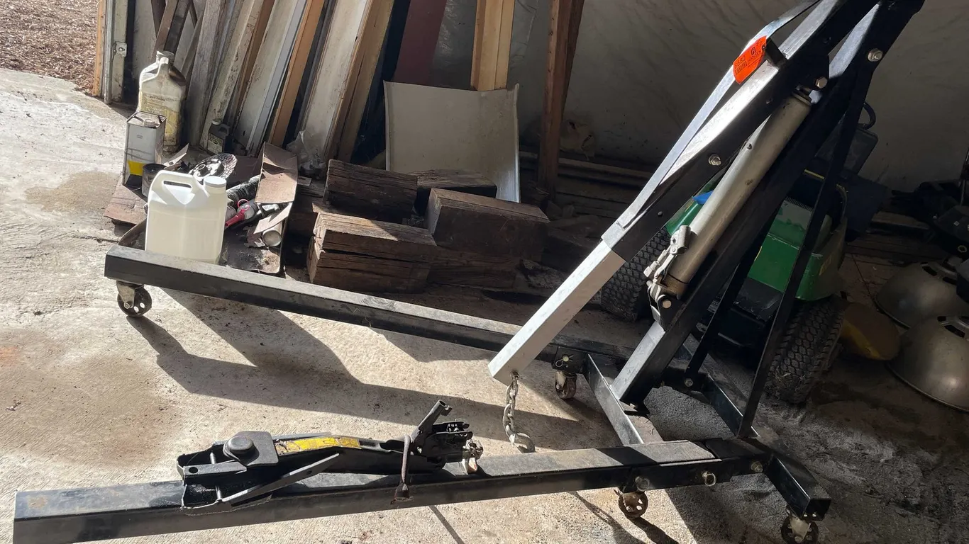 Folding Engine Hoist