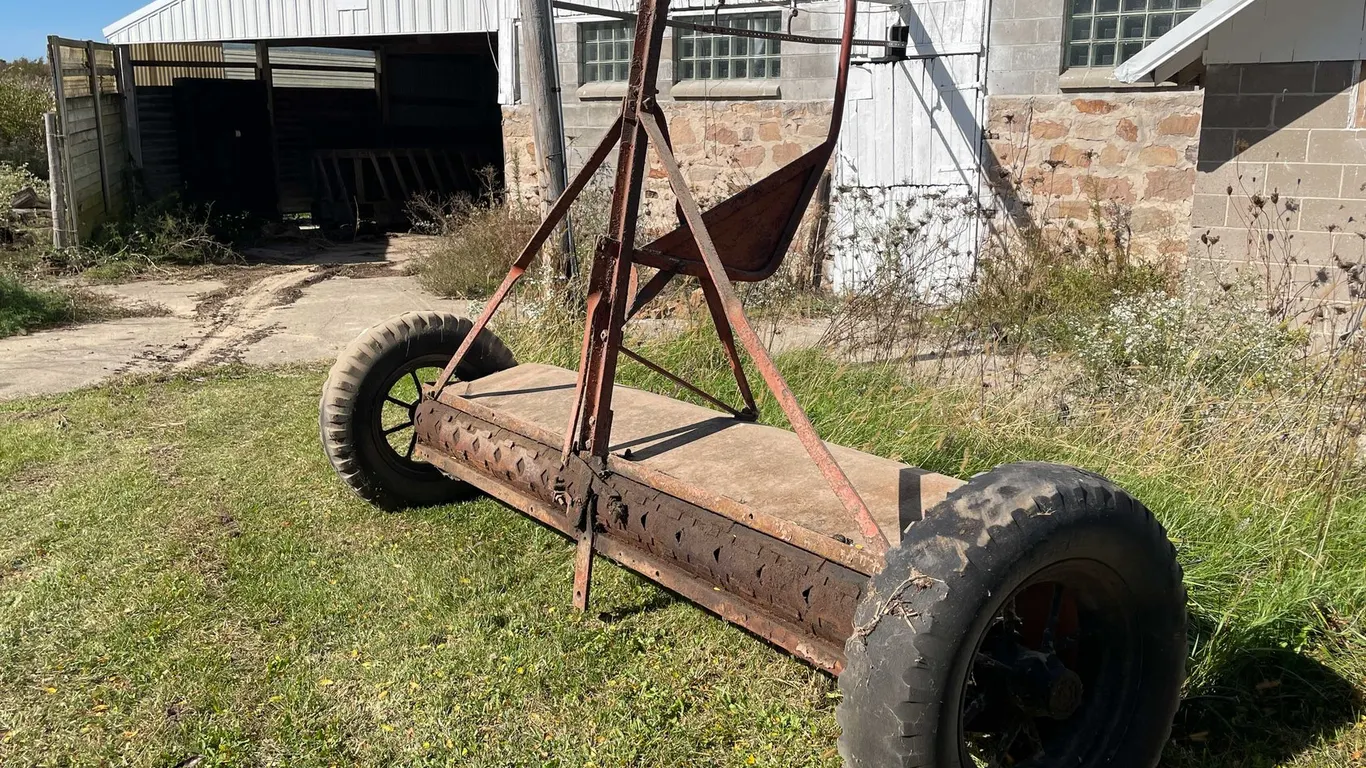 Vintage Spreader