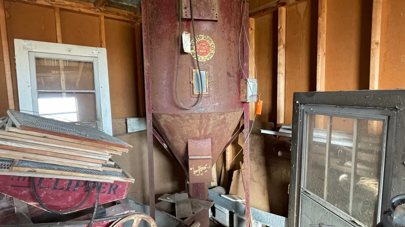 Brower Mfg. Co Feed Mixer
