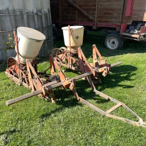 Allis Chalmers 71 Planter