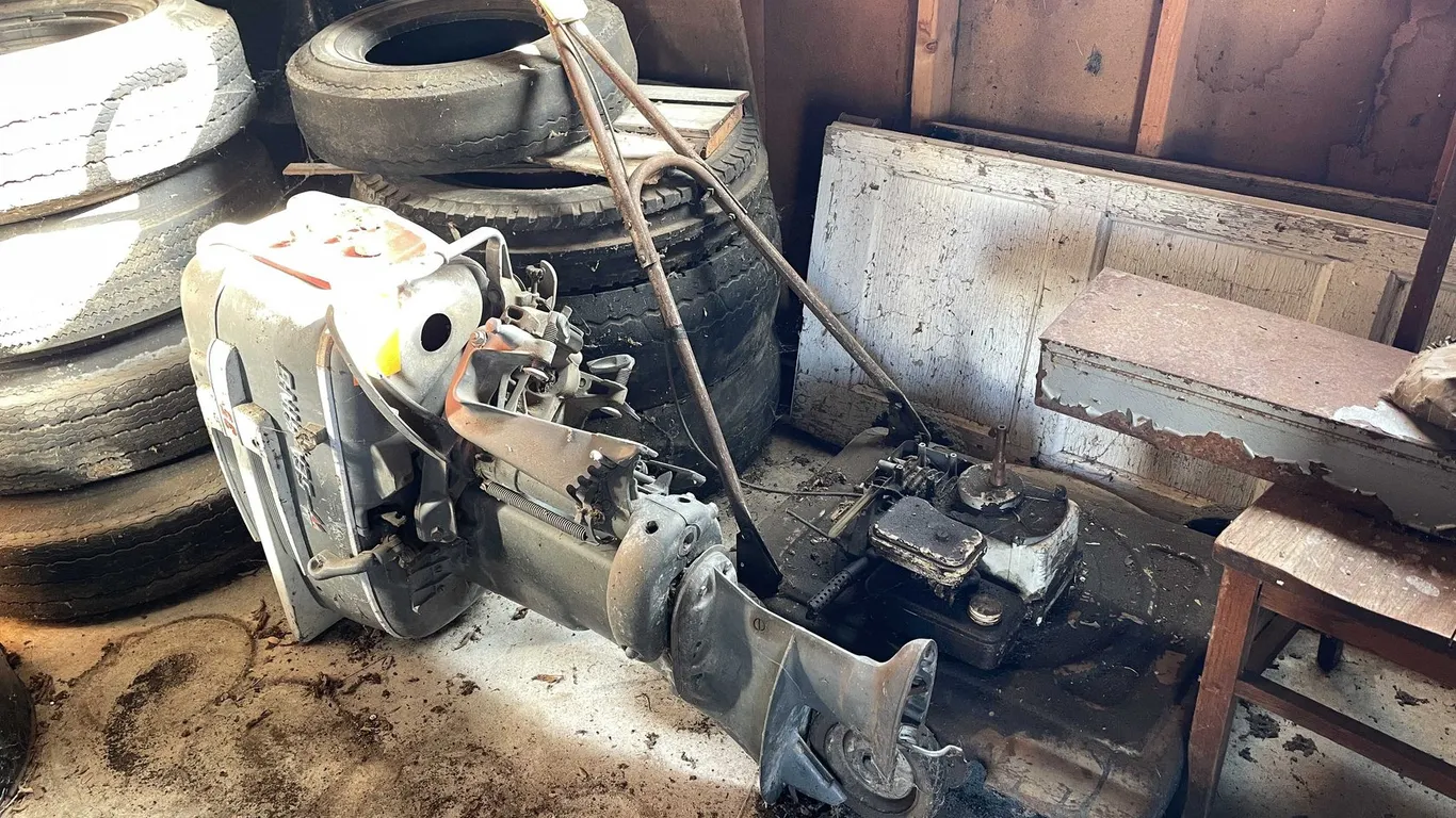 Vintage Sea King Boat Motor