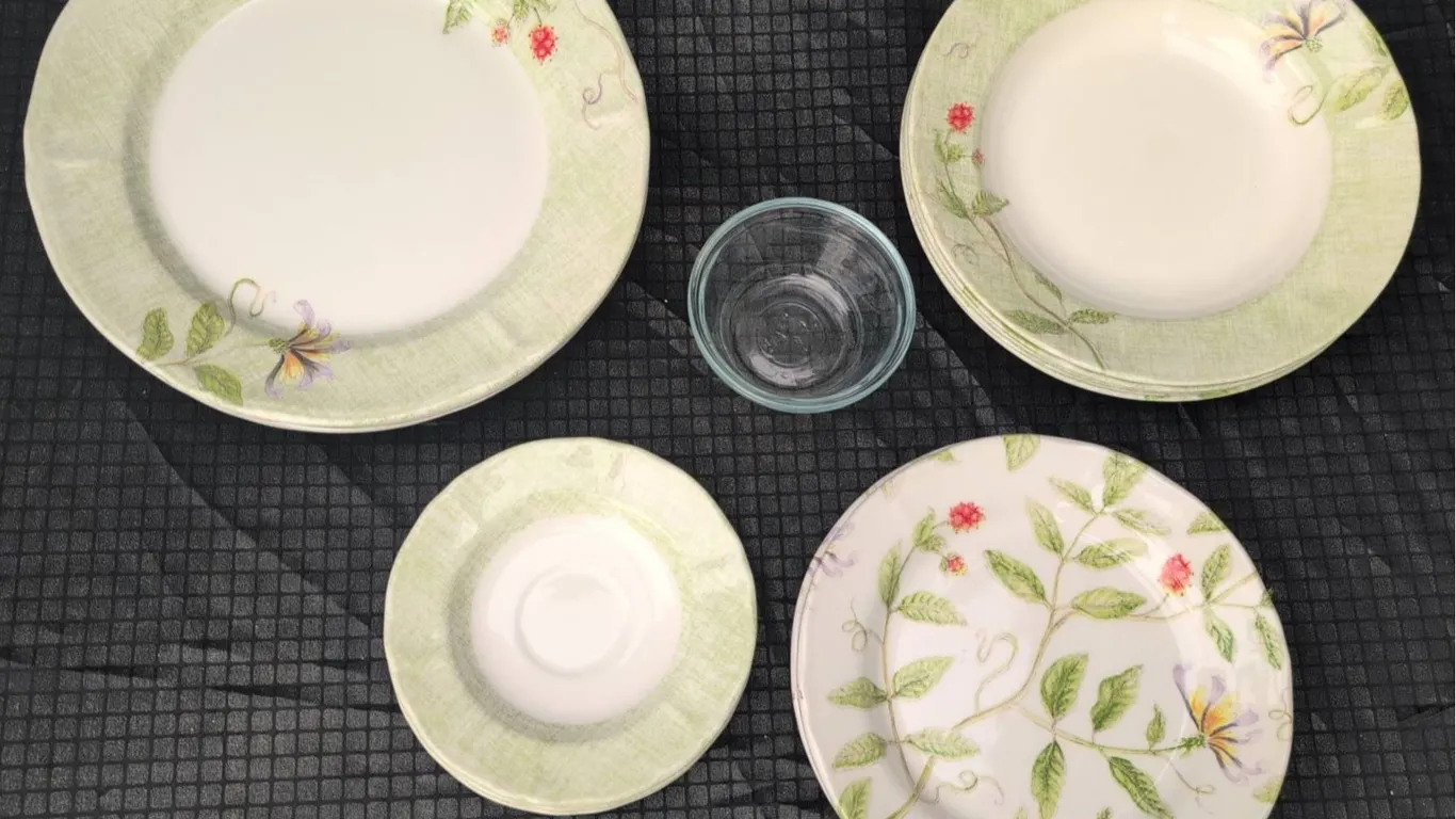 Bowring Porcelain Dinnerware Set, Floral Pattern, 20 Pieces