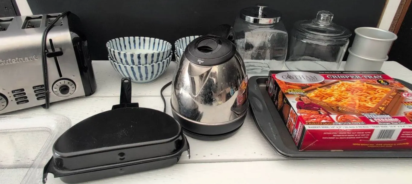 Kitchen Appliance Lot: Cuisinart Toaster, Crisper Tray, Bakeware, Etc