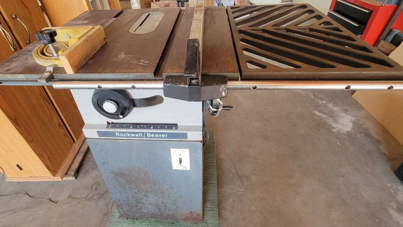 Table Saw - Rockwell/Beaver 9" Complete with 1 HP Franklin Electric Motor