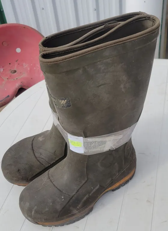 Baffin Steel Toe Winter Boots - Size 10