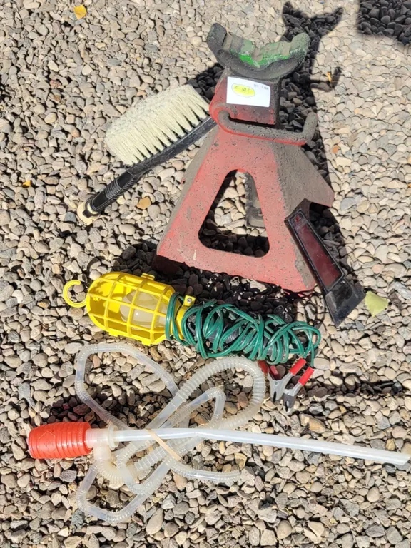 Jack Stand, Pump, Trouble Light